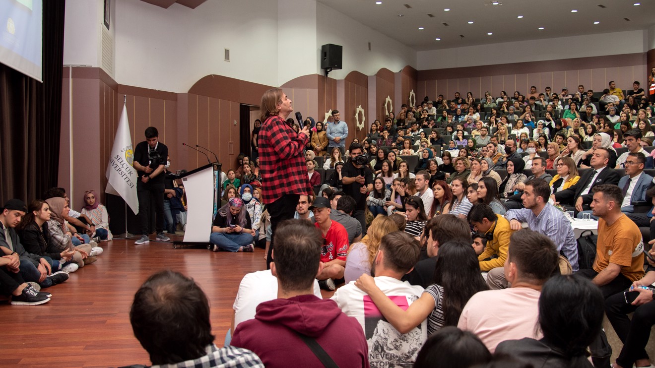 Armağan Çağlayan, Selçuk Üniversitesindeydi